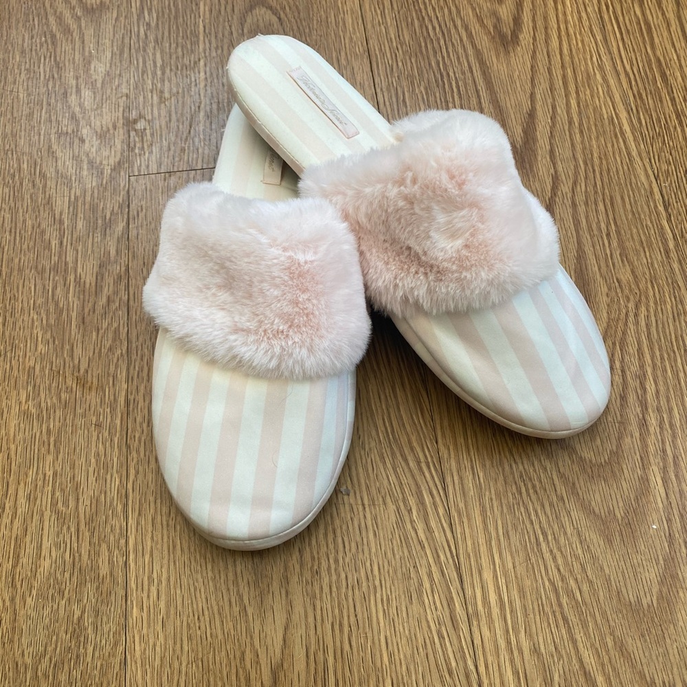 Victoria’s Secret Slippers Fuzzy